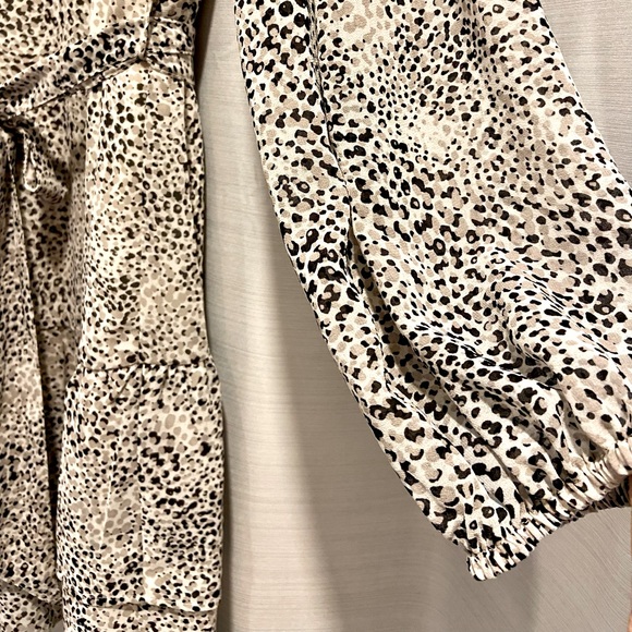 Ruffle dress - Picture 5 of 6